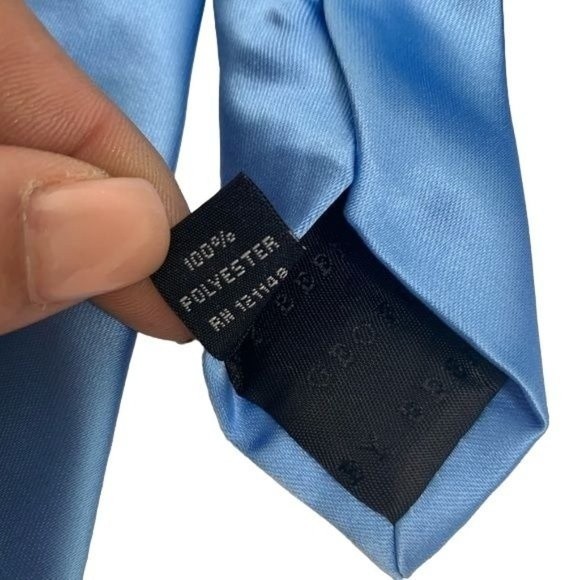 Geoffrey Beene Men's Neck Tie Light Blue Satin Finish Solid 100% Polyester - Picture 2 of 6